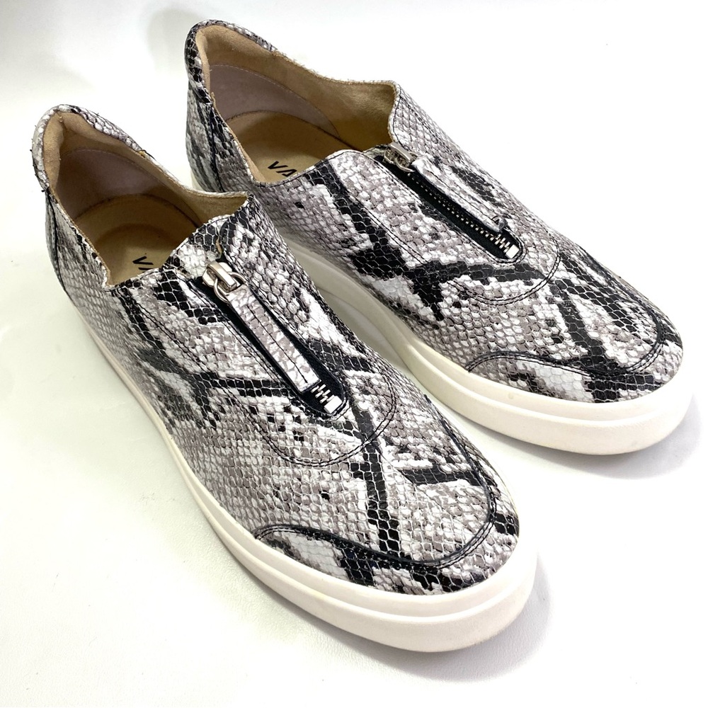 Vaneli Sport Slip On Sneakers Womens 9.5 M Snake Print Zip Up